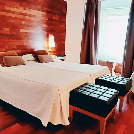 Hospederia Monasterio San Juan De La Pena ホテル