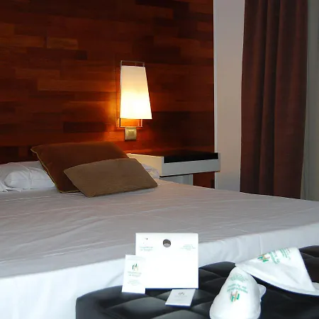 ホテル Hospederia Monasterio San Juan De La Pena