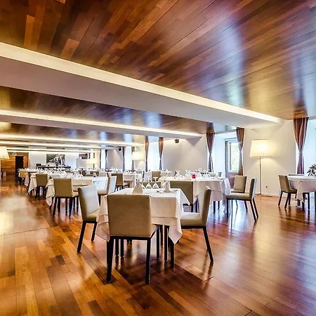 ホテル Hospederia Monasterio San Juan De La Pena 4*