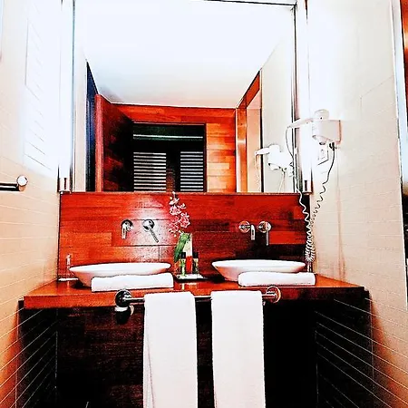 ホテル Hospederia Monasterio San Juan De La Pena サン・ファン・デ・ラペーニャ