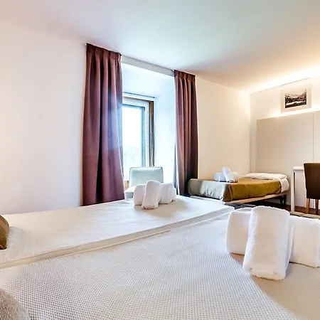 Hospederia Monasterio 4*