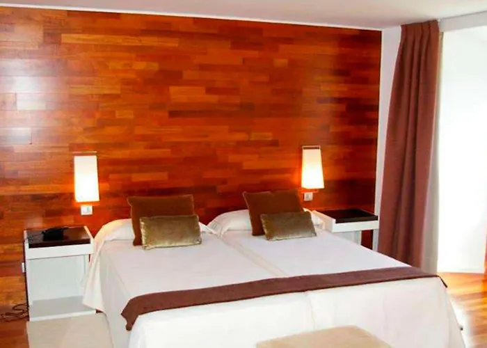 Hospederia Monasterio San Juan De La Pena Hotell 4*