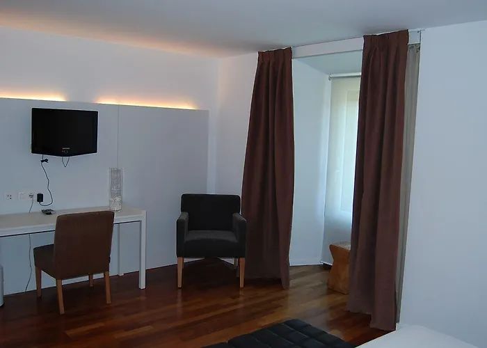 Hospederia Monasterio San Juan De La Pena 4*