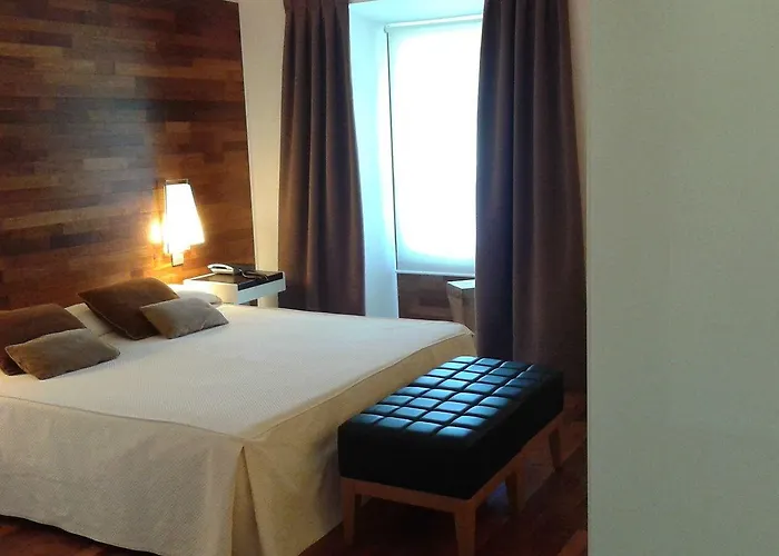 Hospederia Monasterio San Juan De La Pena 4*