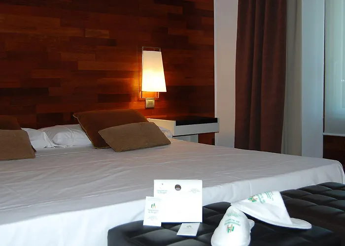 Hotell Hospederia Monasterio San Juan De La Pena