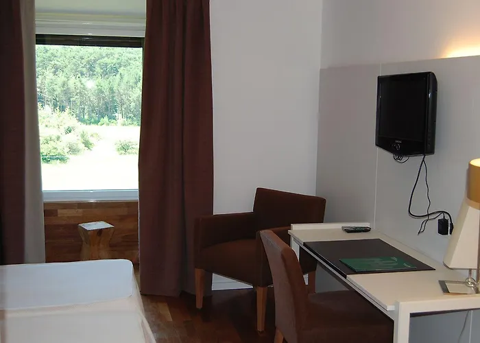 Hospederia Monasterio San Juan De La Pena 4*