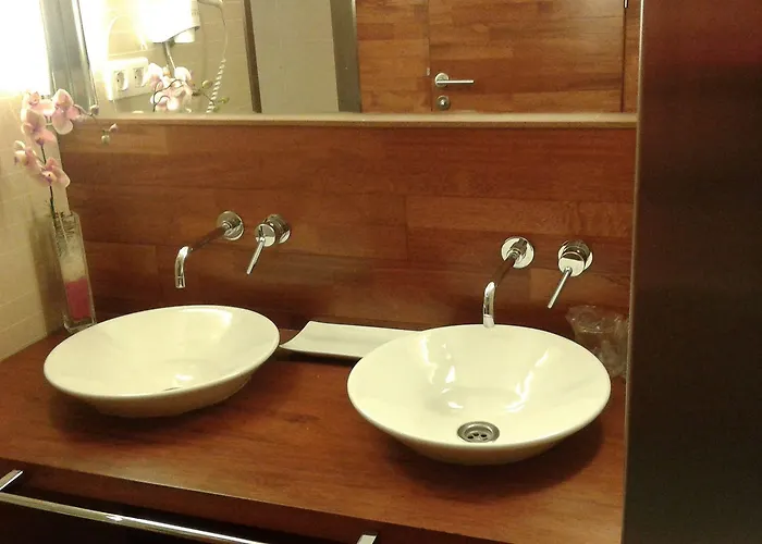 Hospederia Monasterio San Juan De La Pena 4*