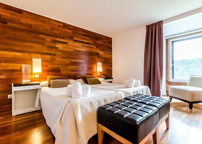 Hotell Hospederia Monasterio San Juan De La Pena