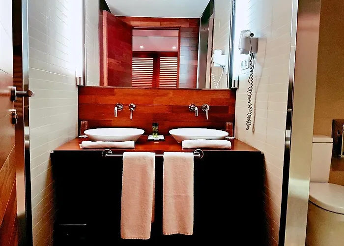 Hospederia Monasterio San Juan De La Pena Hotell 4*