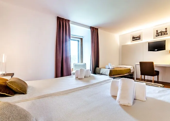 Hospederia Monasterio San Juan De La Pena 4*